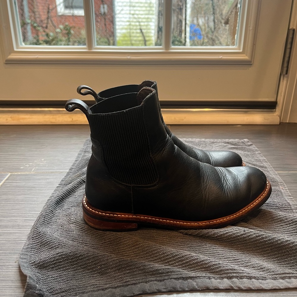 Nisolo Black Women’s Leather Chelsea Boots